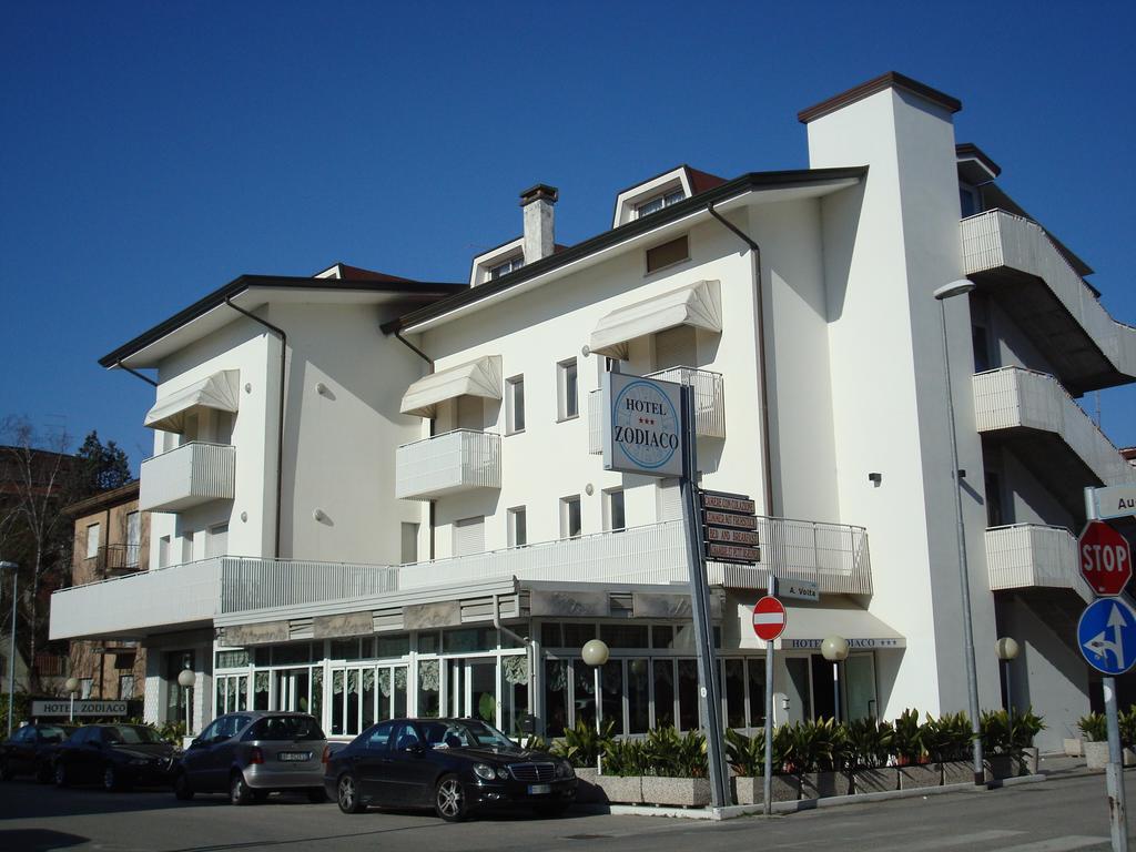 Hotel Zodiaco Lido di Jesolo Luaran gambar